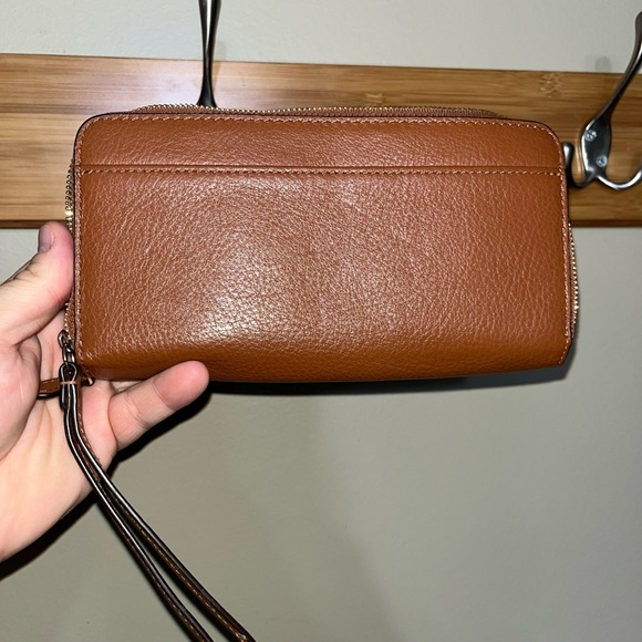 ✨Coach Leather Clutch✨ - Picture 2 of 4